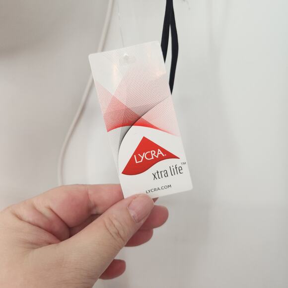 NWOT Lands' End Black Ruched  Swim Top w/ Built in Bra Women's Swimwear 4 - Picture 4 of 7